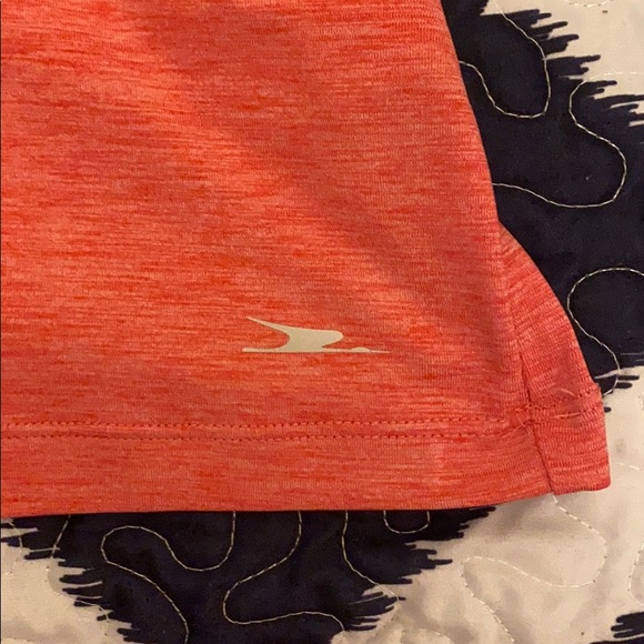 Work out twist back tank top - Picture 2 of 4